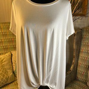 Kaari Blue Curvy White T